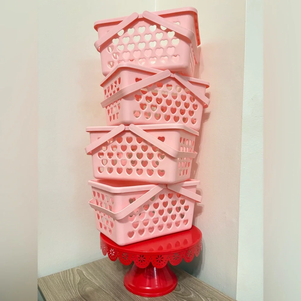 Target Bullseye Playground Valentines Day Pink Heart Baskets - Picture 2 of 2